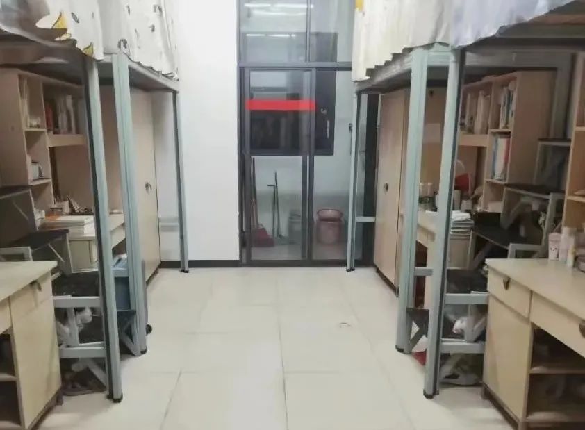 湖南人文科技學(xué)院宿舍條件怎么樣,有空調(diào)和獨(dú)立衛(wèi)生間嗎？（附宿舍圖片）