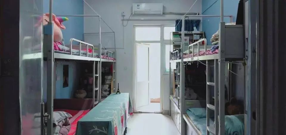 鄭州工程技術學院宿舍條件怎么樣,有空調和獨立衛生間嗎？（附宿舍圖片）