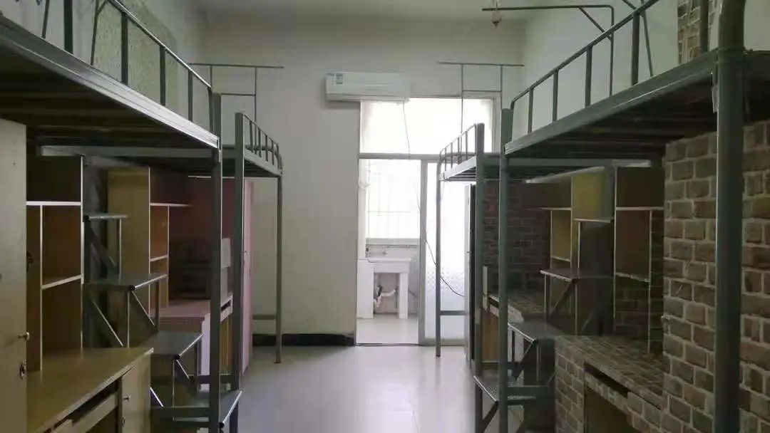 江西服裝學(xué)院宿舍條件怎么樣,有空調(diào)和獨(dú)立衛(wèi)生間嗎？（附宿舍圖片）